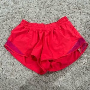 Lululemon Hotty Hot Short 2.5